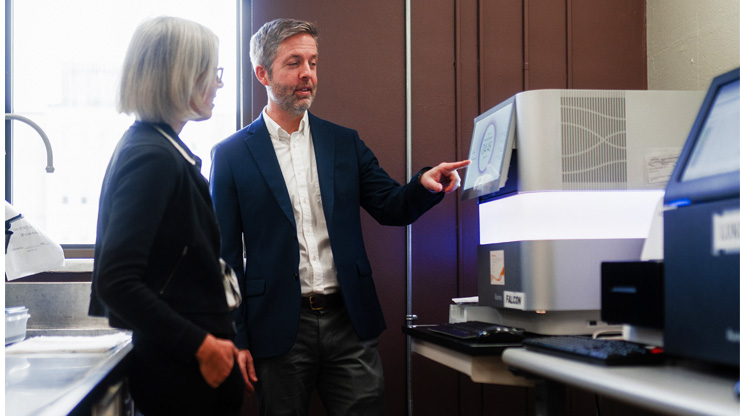 Dr. Tanya Gillan (left) and Dr. Michael Carter (right) 