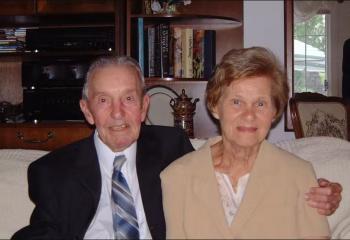 Beryl Claus (right) pictured with her late husband, Hugh